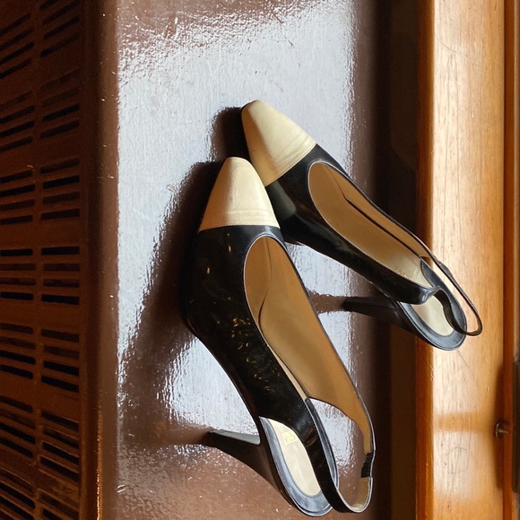 Renee Mancini Sling back black patent and bone size 71/2 - Picture 2 of 6
